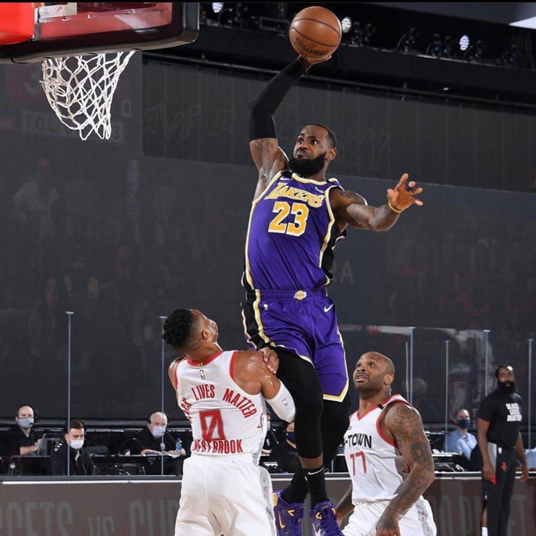 足球的不可预测性（足球的变幻莫测）