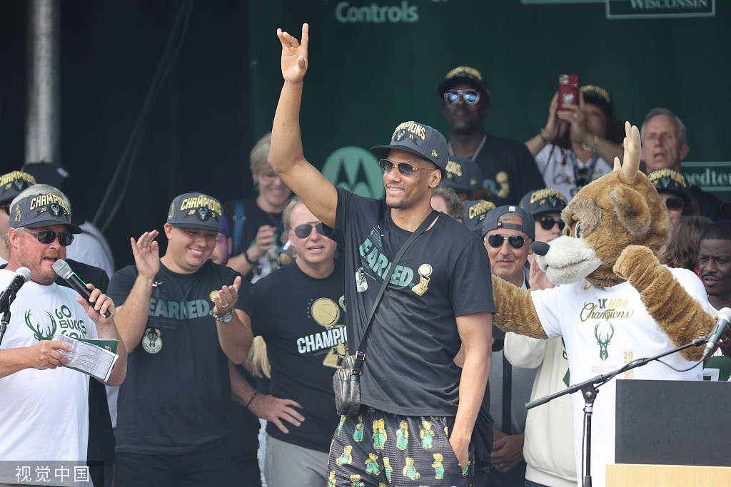 跟队：国米给比萨75万欧就能取消阿金桑米罗的买断权（随队记者：国米只需支付75万欧即可撤销比萨对阿金桑米罗的买断权）