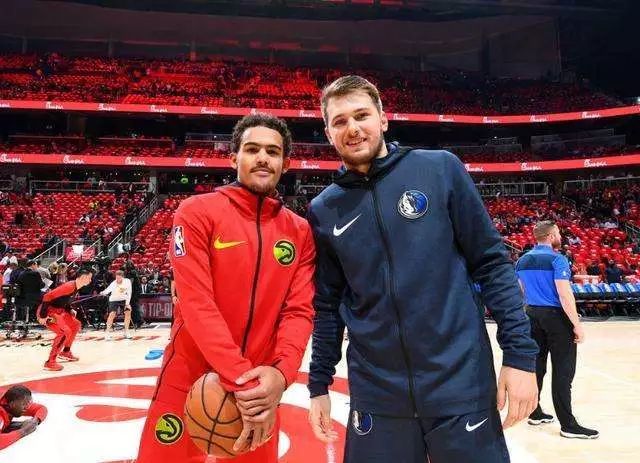 斯科特：佩德里是我最喜欢的球员之一；我更喜欢踢8号位（斯科特：佩德里是我心仪球员之一，更偏爱踢8号位）