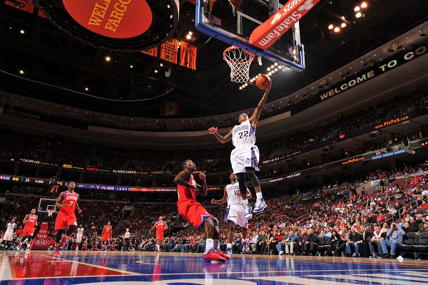 荷甲半场：费尔曼、佩皮建功，埃因霍温暂2-0福伦丹（荷甲半场战报：费尔曼佩皮相继破门，埃因霍温暂2-0领先福伦丹）