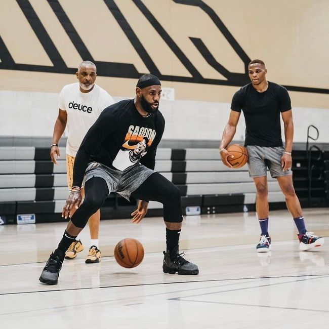 德转列左后卫身价榜：努诺-门德斯7500万欧居首，巴尔德第二（德转左后卫身价榜出炉：努诺-门德斯以7500万欧领跑，巴尔德位居次席）