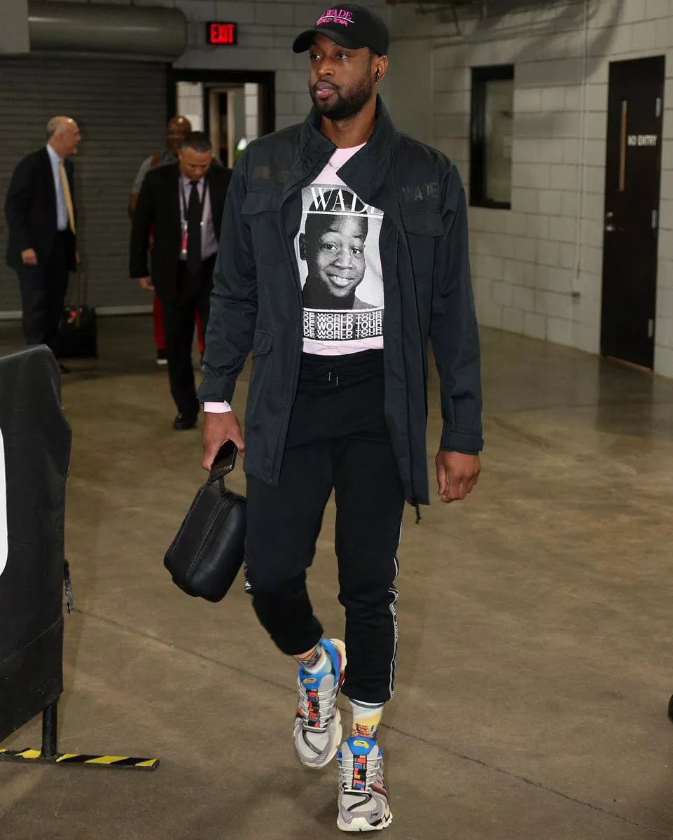 记者：拜仁即将签下17岁的厄瓜多尔中卫奥拉亚（记者称拜仁接近签下17岁厄瓜多尔中卫奥拉亚）