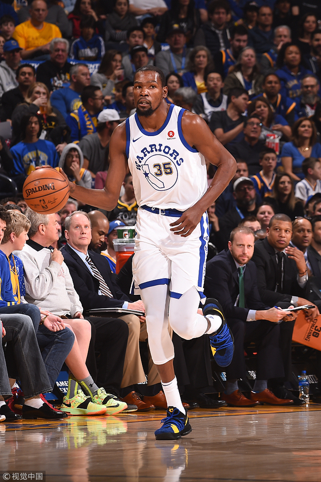 拉文空砍34分＆威少献三双，国王不敌爵士遭遇连败（拉文34分难救主，威少三双助爵士击败国王送其连败）