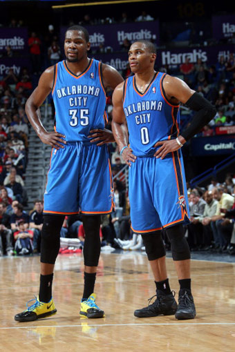 英雄出少年！17岁小胡子凌空抽射：欧冠3连斩创纪录 身价2000万欧（少年成名！17岁小胡子凌空破门，欧冠三连斩创纪录，身价2000万欧）